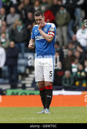 Rangers gegen Celtic - William Hill Scottish League Cup - Halbfinale - Hampden Park. Lee Wallace von den Rangers hält sein Gesicht während des Halbfinalmatches des William Hill Scottish Cup in Hampden Park, Glasgow. Stockfoto