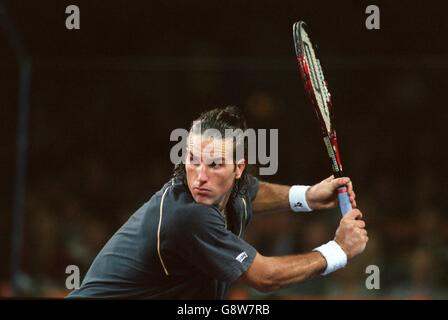 Tennis - ATP Tour Championship - Hannover, Deutschland - Pete Sampras V Patrick Rafter Stockfoto