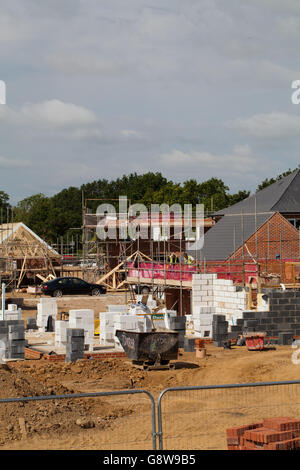 Neues Haus bauen auf der grünen Wiese. Stalham. Norfolk. East Anglia. England. VEREINIGTES KÖNIGREICH. Stockfoto