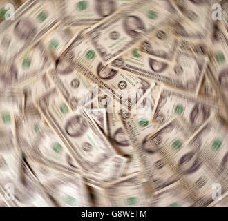 Geld auf dem Tisch wie durch eine Süchtige Geist sah und halluzinierte Stockfoto