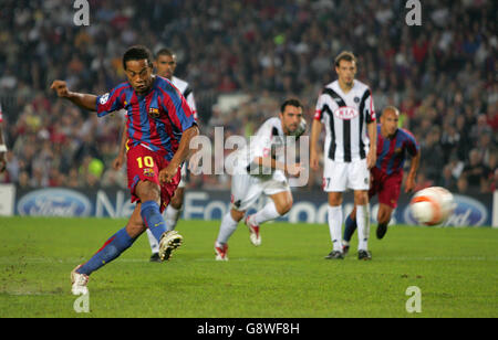 Fußball - UEFA Champions League - Gruppe C - Barcelona vs. Udinese - Nou Camp Stockfoto