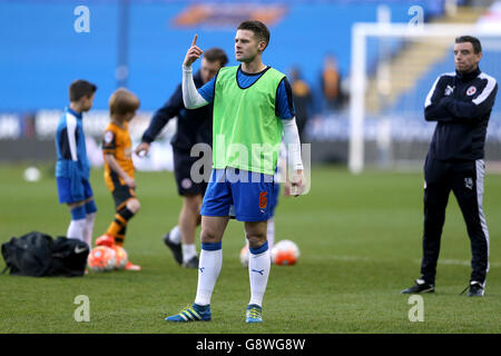 Reading V Hull City - Sky Bet Championship - Madejski Stadium. Lesung ist Oliver Norwood während des Aufwärmphase Stockfoto