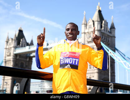 Stanley Biwott aus Kenia beim London Marathon, Elite Men's Photocall im Tower Hotel, London. Stockfoto