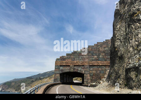 Big Sur Regen Felsen Rock Schuppen Kalifornien Stockfoto