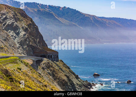 Big Sur Regen Felsen Rock Schuppen Kalifornien Stockfoto