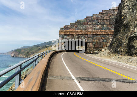 Big Sur Regen Felsen Rock Schuppen Kalifornien Stockfoto