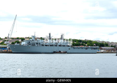 HMS Bulwark ein Albion-Klasse amphibischer Angriff Schiff in Oberkommandos Devonport, Plymouth Stockfoto