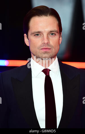 Sebastian Stan bei der europäischen Premiere von Captain America: Civil war im Vue Westfield in Shepherd's Bush, London. DRÜCKEN Sie VERBANDSFOTO. Bilddatum: Dienstag, 26. April 2016. Siehe PA Geschichte SHOWBIZ Captain. Bildnachweis sollte lauten: Ian West/PA Wire Stockfoto