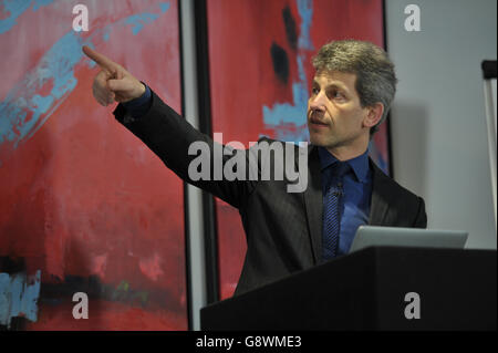 David Rowan, Redakteur des Wired Magazine, Konferenz der Europäischen Allianz der Nachrichtenagenturen (EANA), Grange Tower Hotel, London. Stockfoto