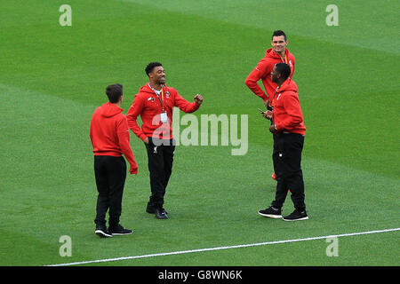 Liverpool-Spieler auf dem Spielfeld vor dem UEFA Europa League Halbfinale, First Leg Spiel im Estadio El Madrigal, Villarreal. Stockfoto