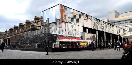 Spiegel reflektieren Covent Garden - London Stockfoto