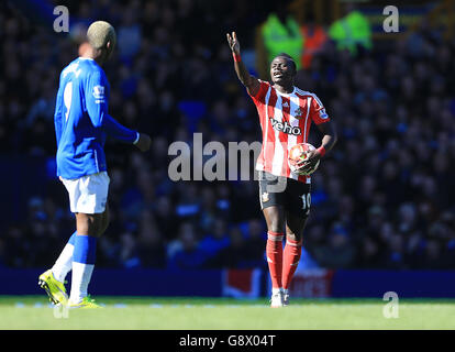 Sadio Mane aus Southampton feiert das erste Tor seiner Spielesolvist während des Spiels der Barclays Premier League im Goodison Park, Liverpool. Stockfoto