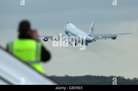 Air Force One verlässt den Flughafen London Stansted, nachdem US-Präsident Barack Obama Großbritannien besucht hatte. Stockfoto