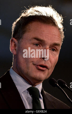 Peter Whittle (UKIP) spricht während der London Mayoral Housing Hustings in St. John's, London. Stockfoto