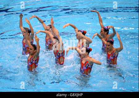 Spanien tritt im Synchronschwimmen Team Free Preliminary am dritten Tag der Europameisterschaft im Wassersportzentrum London in Stratford an. DRÜCKEN SIE VERBANDSFOTO. Bilddatum: Mittwoch, 11. Mai 2016. Sehen Sie sich die Geschichte von PA DIVING London an. Das Foto sollte lauten: John Walton/PA Wire. Stockfoto