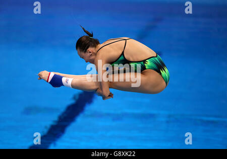 Die Russin Nadezhda Bazhina tritt am dritten Tag der Europameisterschaft im London Aquatics Centre in Stratford im 1 m Sprungbrett-Tauchvorbereitungfür Frauen an. DRÜCKEN Sie VERBANDSFOTO. Bilddatum: Mittwoch, 11. Mai 2016. Siehe PA Geschichte TAUCHEN London. Bildnachweis sollte lauten: John Walton/PA Wire. EINSCHRÄNKUNGEN: , Keine kommerzielle Nutzung ohne vorherige Genehmigung, bitte kontaktieren Sie PA Images für weitere Informationen: Tel: +44 (0) 115 8447447. Stockfoto