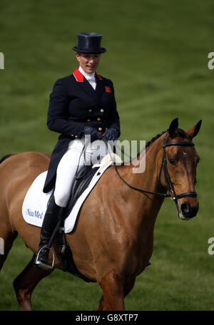 Zara Tindall Riding High Kingdom startet in der Dressurphase am dritten Tag der 2016 Mitsubishi Motors Badminton Horse Trials. Stockfoto