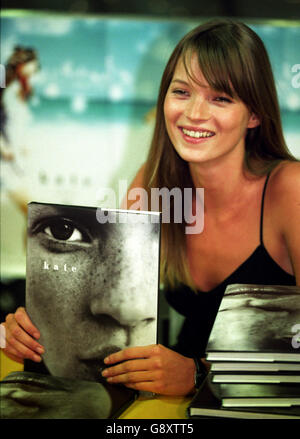 Kate Moss Signierstunde - Virgin Megastore Stockfoto