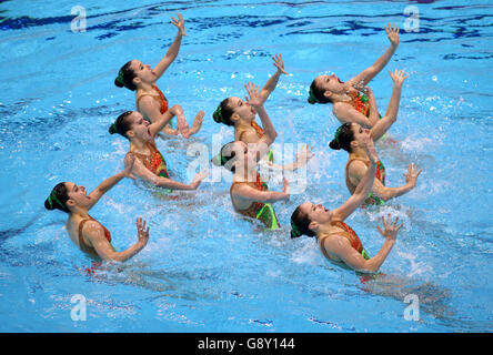 Die Schweiz tritt im Synchronschwimmen Team Free Preliminary am dritten Tag der Europameisterschaft im London Aquatics Centre in Stratford an. DRÜCKEN Sie VERBANDSFOTO. Bilddatum: Mittwoch, 11. Mai 2016. Siehe PA Geschichte TAUCHEN London. Bildnachweis sollte lauten: John Walton/PA Wire. EINSCHRÄNKUNGEN: , Keine kommerzielle Nutzung ohne vorherige Genehmigung, bitte kontaktieren Sie PA Images für weitere Informationen: Tel: +44 (0) 115 8447447. Stockfoto