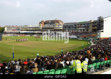 Australian Rules Football - AFL Challenge Trophy - Fremantle Dockers gegen West Coast Eagles - The Brit Oval. Ein allgemeiner Blick auf das Brit Oval, das Fremantle Dockers und West Coast Eagles beherbergt Stockfoto