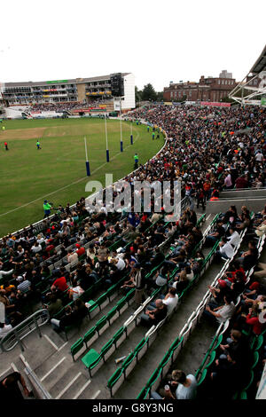 Australian Rules Football - AFL Challenge Trophy - Fremantle Hafenarbeiter V West Coast Eagles - The Brit Oval Stockfoto