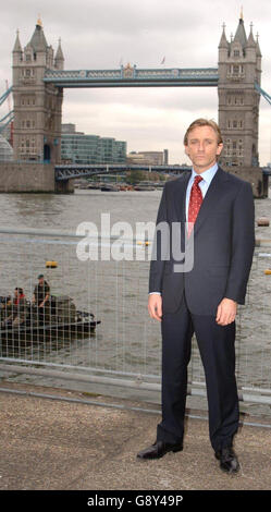 SHOWBIZ-Bond Stockfoto