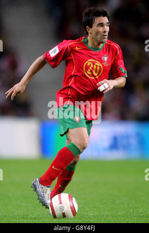 Fußball - FIFA Fußball-Weltmeisterschaft 2006 Qualifikation - Gruppe drei - Portugal gegen Lettland - Dragao Stadium. Deco, Portugal Stockfoto