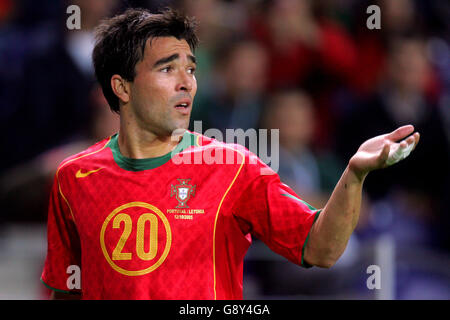 Fußball - FIFA Fußball-Weltmeisterschaft 2006 Qualifikation - Gruppe drei - Portugal gegen Lettland - Dragao Stadium. Deco, Portugal Stockfoto