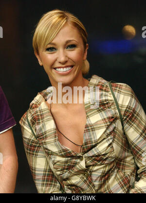 Jenny Frost ist Gast bei MTV's Total Request Live (TRL) Show, live aus ihren Leicester Sqyare Studios, Central London, Montag, 10. Oktober 2005. DRÜCKEN Sie VERBANDSFOTO. Bildnachweis sollte lauten: Anthony Harvey/PA Stockfoto