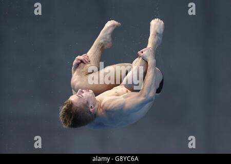 Der britische Jack Laugher, der am vierten Tag der Europameisterschaft im Londoner Wassersportzentrum in Stratford im 3-m-Vorlauf des Springboards antritt. DRÜCKEN SIE VERBANDSFOTO. Bilddatum: Donnerstag, 12. Mai 2016. Sehen Sie sich die Geschichte von PA DIVING London an. Das Foto sollte lauten: John Walton/PA Wire. Stockfoto