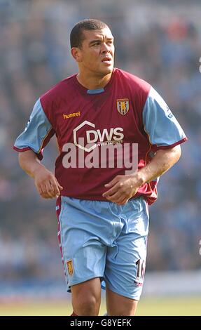 Fußball - FA Barclays Premiership - Birmingham City / Aston Villa - St. Andrews. Wilfred Bouma von der Aston Villa Stockfoto