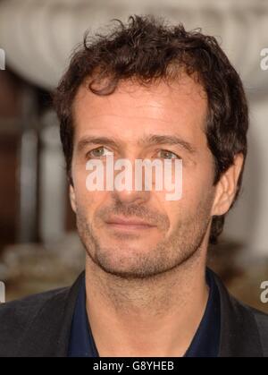 Produzent David Heyman während einer Fotoaufnahme für den neuen Harry Potter-Film „Harry Potter und der Feuerkelch“, in der Merchant Taylor's Hall, Central London, Dienstag, 25. Oktober 2005. DRÜCKEN SIE VERBANDSFOTO. Bildnachweis sollte lauten: Ian West/PA ... SHOWBIZ Potter ... 25-10-2005 ... London ... GROSSBRITANNIEN ... DRÜCKEN SIE VERBANDSFOTO. Photo Credit sollte lauten: Ian West/PA. Eindeutige Referenznummer 2656068 Stockfoto