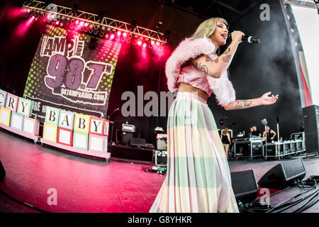 Sterling Hieghts, Michigan, USA. 25. Juni 2016. MELANIE MARTINEZ auf die 98,7 AMP Leben 2016 Show in Freiheit Hill in Sterling Heights, MI am 25. Juni 2016 © Marc Nader/ZUMA Draht/Alamy Live News Stockfoto