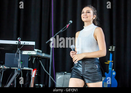 Sterling Hieghts, Michigan, USA. 25. Juni 2016. DAYA durchführen auf 98.7 AMP Leben 2016-Show am Freedom Hill in Sterling Heights, MI am 25. Juni 2016 © Marc Nader/ZUMA Draht/Alamy Live News Stockfoto