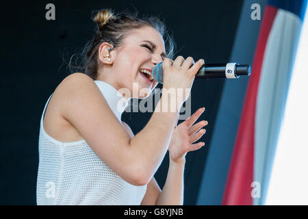 Sterling Hieghts, Michigan, USA. 25. Juni 2016. DAYA durchführen auf 98.7 AMP Leben 2016-Show am Freedom Hill in Sterling Heights, MI am 25. Juni 2016 © Marc Nader/ZUMA Draht/Alamy Live News Stockfoto