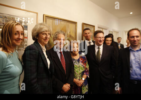 London, UK, 30. Juni 2016. Theresa May und Hampstead und Kilburn konservative Vereinigung Credit: fantastische Kaninchen/Alamy Live-Nachrichten Stockfoto