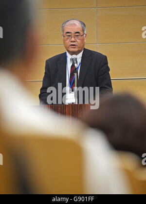 Hiroshima, Japan. 29. Juni 2016. Waseda Law School/Dean of Academic Affairs, spricht Waseda University Professor Shuichi Furuya während der Eröffnungsfeier für die Asien-Pazifik-Symposium auf dem Haager Übereinkommen von 1980 an der Waseda Universität in Tokio. 29. Juni 2016. Foto von: Ramiro Agustin Vargas Tabares Ramiro Agustin © Vargas Tabares/ZUMA Draht/Alamy Live-Nachrichten Stockfoto