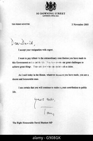 Fotokopie des Schreibens von Premierminister Tony Blair an David Blunkett, in dem er seinen Rücktritt als Minister für Arbeit und Pensionen am Mittwoch, den 2. November 2005, annahm. Blunkett ist zum zweiten Mal in einem Jahr aus dem Kabinett ausgeschieden. Siehe PA Geschichte POLITIK Blunkett. DRÜCKEN Sie VERBANDSFOTO. Bildnachweis sollte lauten: PA. Stockfoto