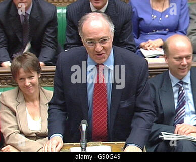 Der konservative Führer Michael Howard während der Fragestunde im Unterhaus, London, Mittwoch, 19. Oktober 2005. DRÜCKEN Sie VERBANDSFOTO. Bildnachweis sollte lauten: PA Stockfoto