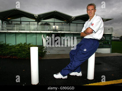 Peter Moores, Direktor der EZB National Academy vor dem ECB National Cricket Center, Loughborough University, Mittwoch, 19. Oktober 2005. Sehen Sie sich die PA-Geschichte an. DRÜCKEN SIE VERBANDSFOTO. Das Foto sollte lauten: Nick Potts/PA. Stockfoto