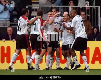 Fußball - FA Barclays Premiership - Fulham gegen Manchester City - Craven Cottage. Fulhams Steed Malbranque feiert sein Ziel Stockfoto