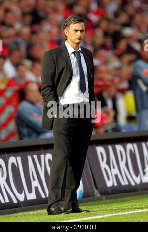 Fußball - FA Barclays Premiership - Charlton Athletic gegen Chelsea - The Valley. Jose MourInhour, Chelsea-Manager Stockfoto