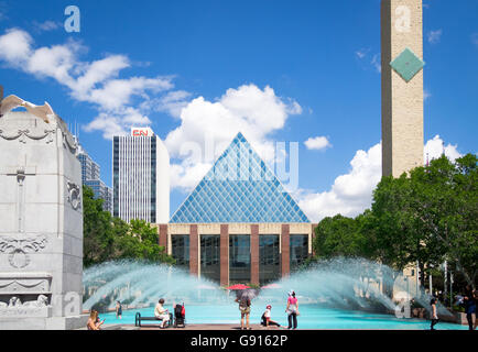 Ein Sommer-Blick von Edmonton City Hall. Edmonton, Alberta, Kanada. Stockfoto