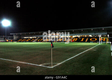 Fußball - freundlich - Burton Albion gegen Manchester United XI - Pirelli Stadium. Eine allgemeine Ansicht des Pirelli Stadions, Heimstadion von Burton Albion Stockfoto