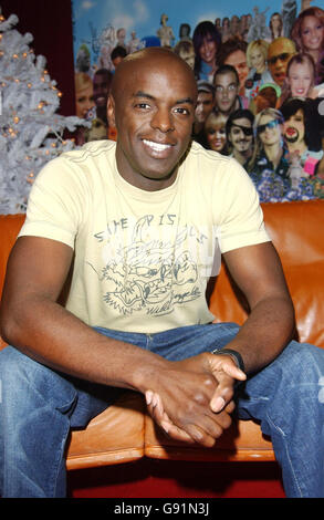 Trevor Nelson ist zu Gast bei MTV's TRL (Total Request Live) Show, live aus den MTV Studios am Leicester Square, im Zentrum von London, Mittwoch, 7. Dezember 2005. DRÜCKEN Sie VERBANDSFOTO. Bildnachweis sollte lauten: Anthony Harvey/PA Stockfoto