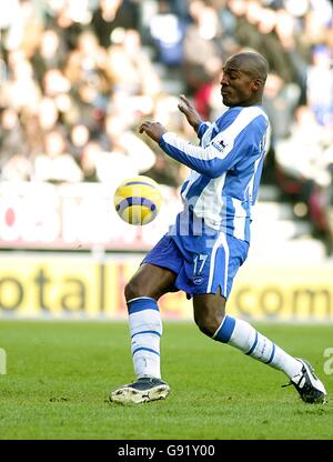 Fußball - FA Barclays Premiership - Wigan Athletic / Arsenal - das JJB Stadium. Damien Francis von Wigan Athletic Stockfoto
