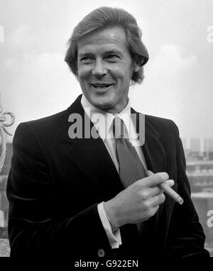 Roger Moore, der neue James Bond Stockfoto