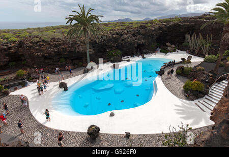 Jameos del Agua Cesar Manrique türkisfarbenen Pool Lanzarote Stockfoto