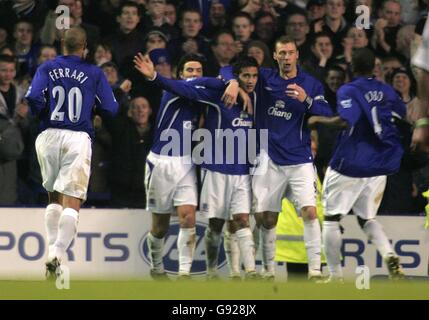 Fußball - FA Barclays Premiership - Everton / Charlton Athletic - Goodison Park. Evertons Tim Cahill feiert sein Ziel Stockfoto