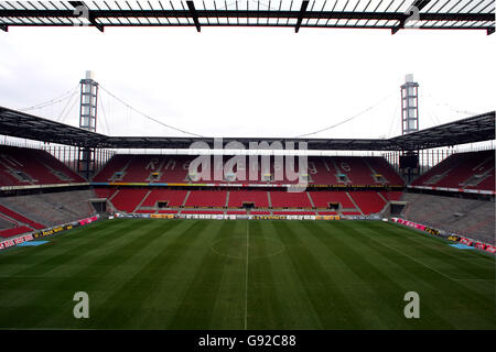 Fußball - FIFA WM 2006 Stadien - RheinEnergieStadion - Köln. Gesamtansicht des RheinEnergie Stadions Stockfoto